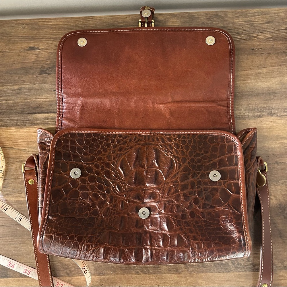 BRAHMIN croc embossed leather crossbody
vintage, heritage, designer, 90s, Y2K - Picture 14 of 16